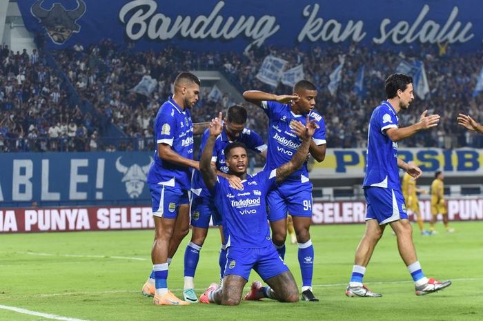 Persib dan Borneo FC Saling Sikut di Puncak Klasemen, Prediksi Pengamat Jadi Sorotan